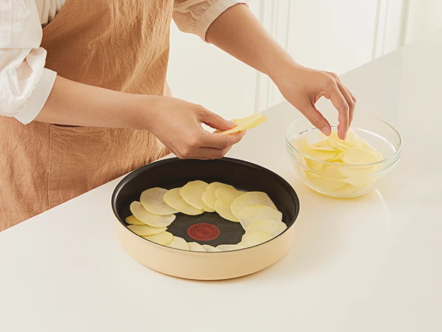 그라탕 층 쌓기